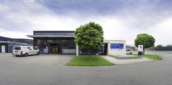 Gebäude Standort Feldkirch Dorfinstallateur mit Service Auto